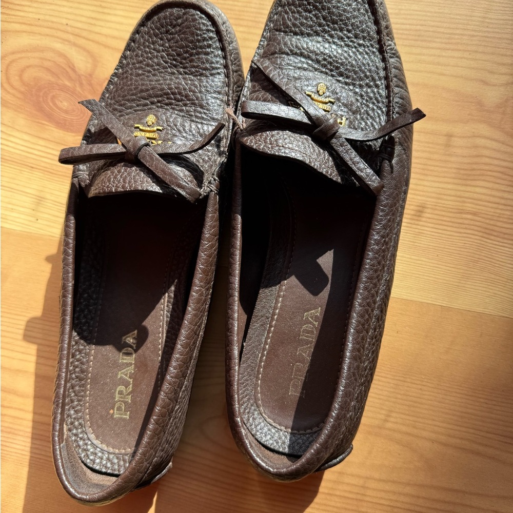 Prada AUTHENTIC Leather Moccasins size 7 (37) Made in Italy